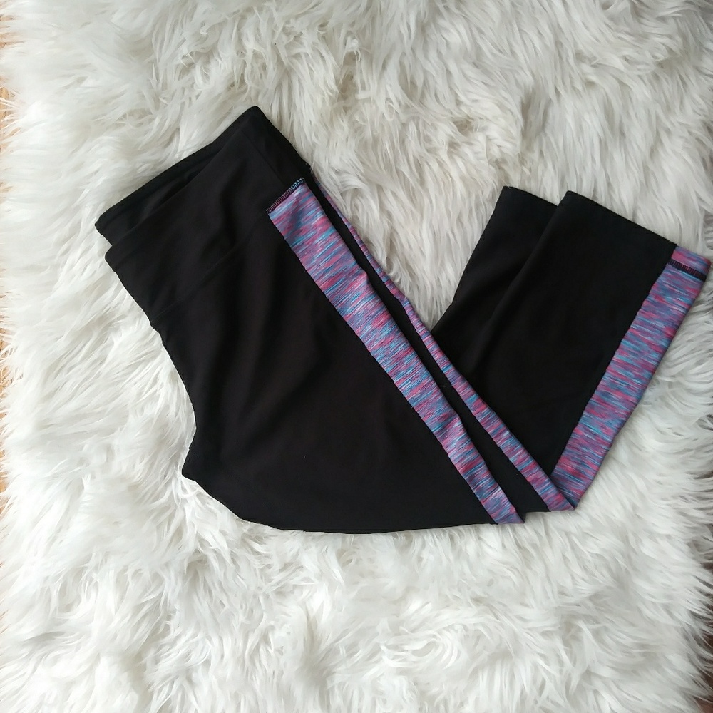 Wish & Whim LG Black Cropped Legging